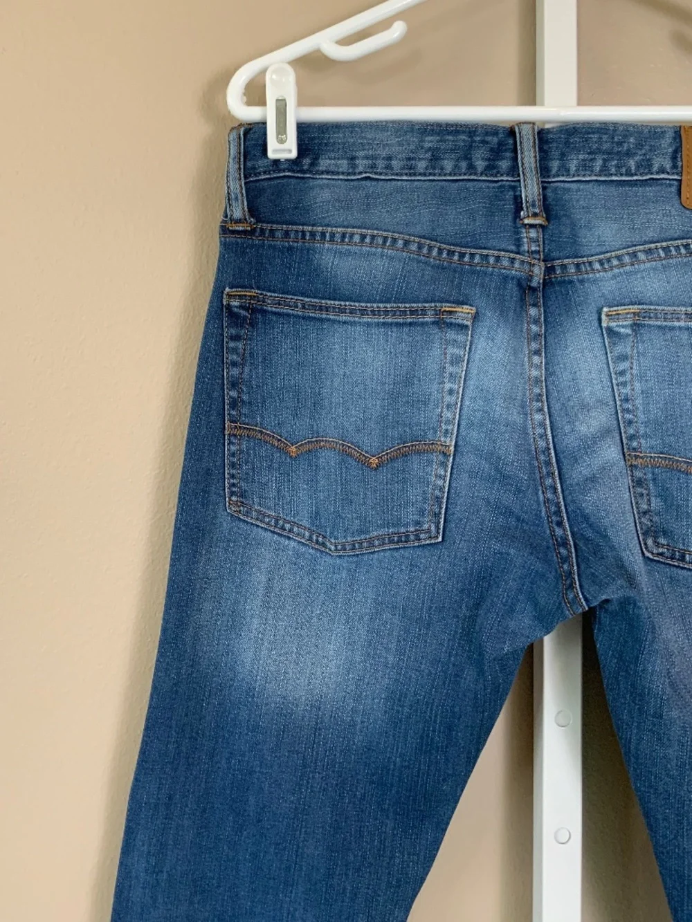 American Eagle Distressed Wash Slim Jeans